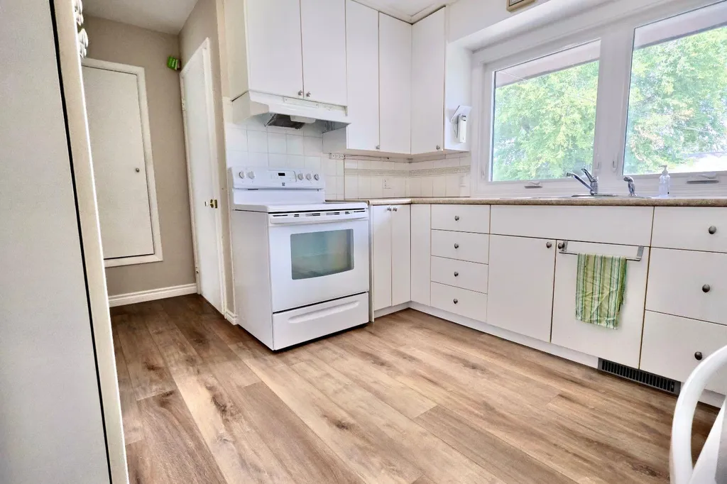 422 3 Avenue E Oyen AB T0J2J0