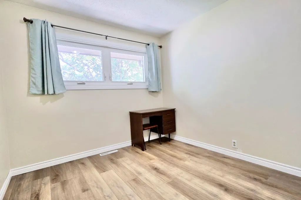 422 3 Avenue E Oyen AB T0J2J0