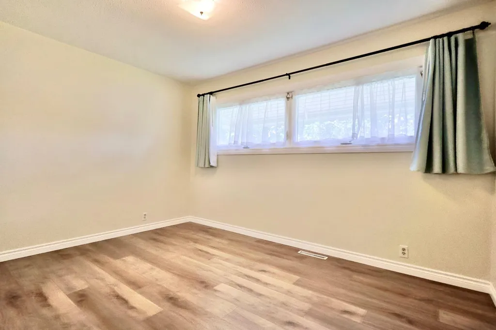 422 3 Avenue E Oyen AB T0J2J0