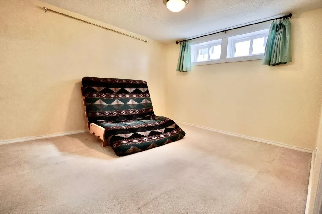 422 3 Avenue E Oyen AB T0J2J0