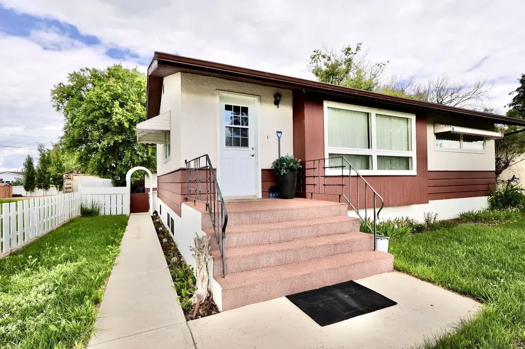 422 3 Avenue E Oyen AB T0J2J0
