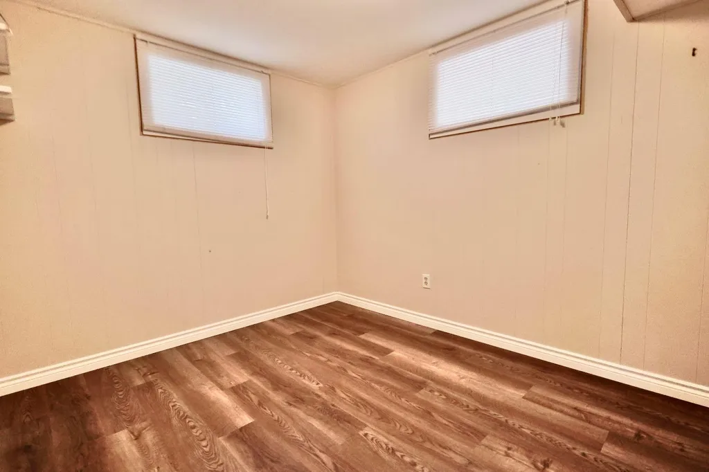 422 3 Avenue E Oyen AB T0J2J0