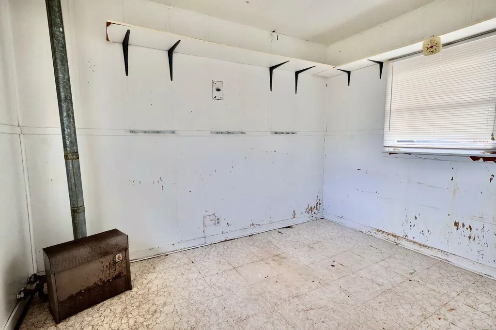 422 3 Avenue E Oyen AB T0J2J0