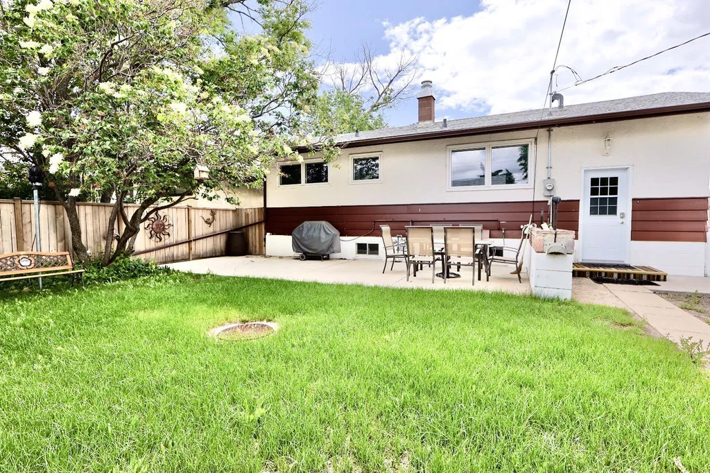 422 3 Avenue E Oyen AB T0J2J0