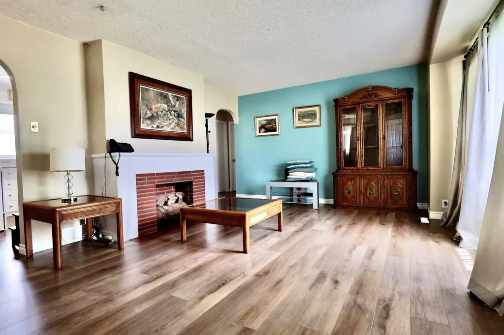 422 3 Avenue E Oyen AB T0J2J0