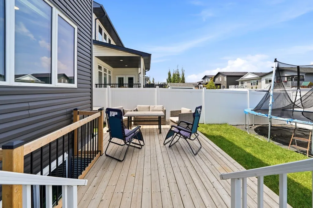 101 Longmire Close Red Deer AB T4R 0T1
