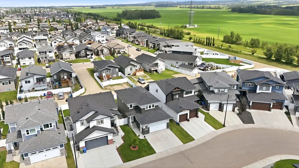 101 Longmire Close Red Deer AB T4R 0T1