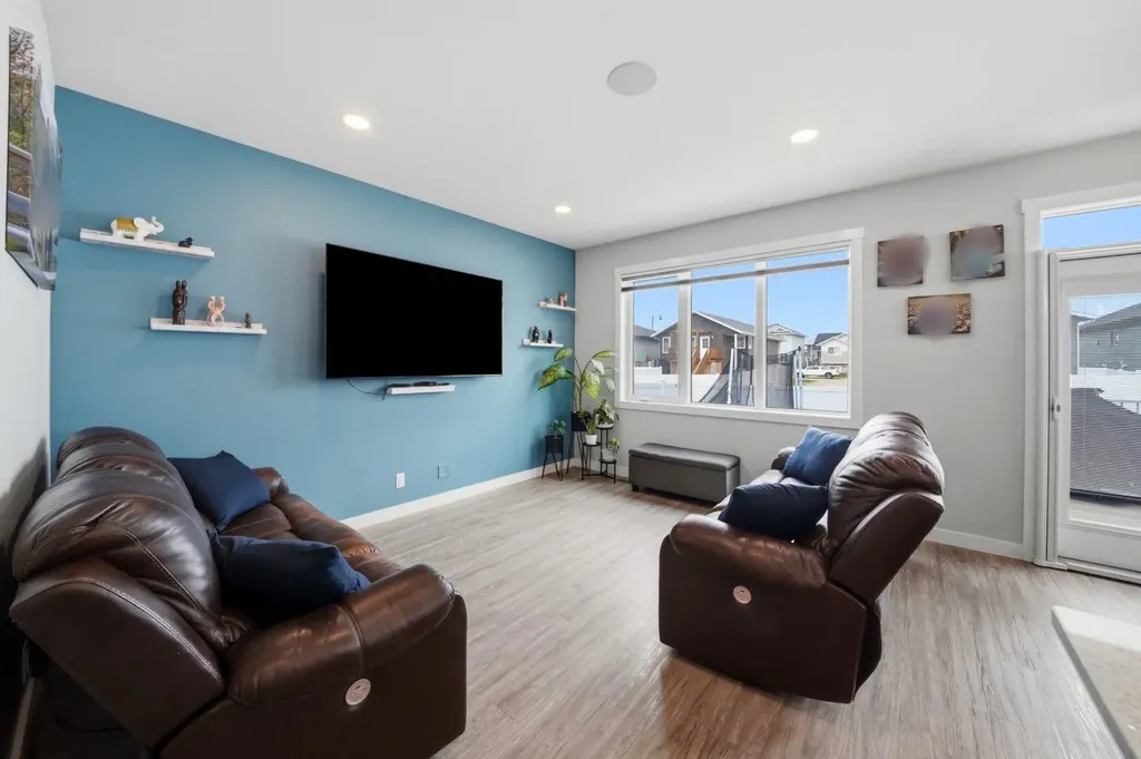 101 Longmire Close Red Deer AB T4R 0T1