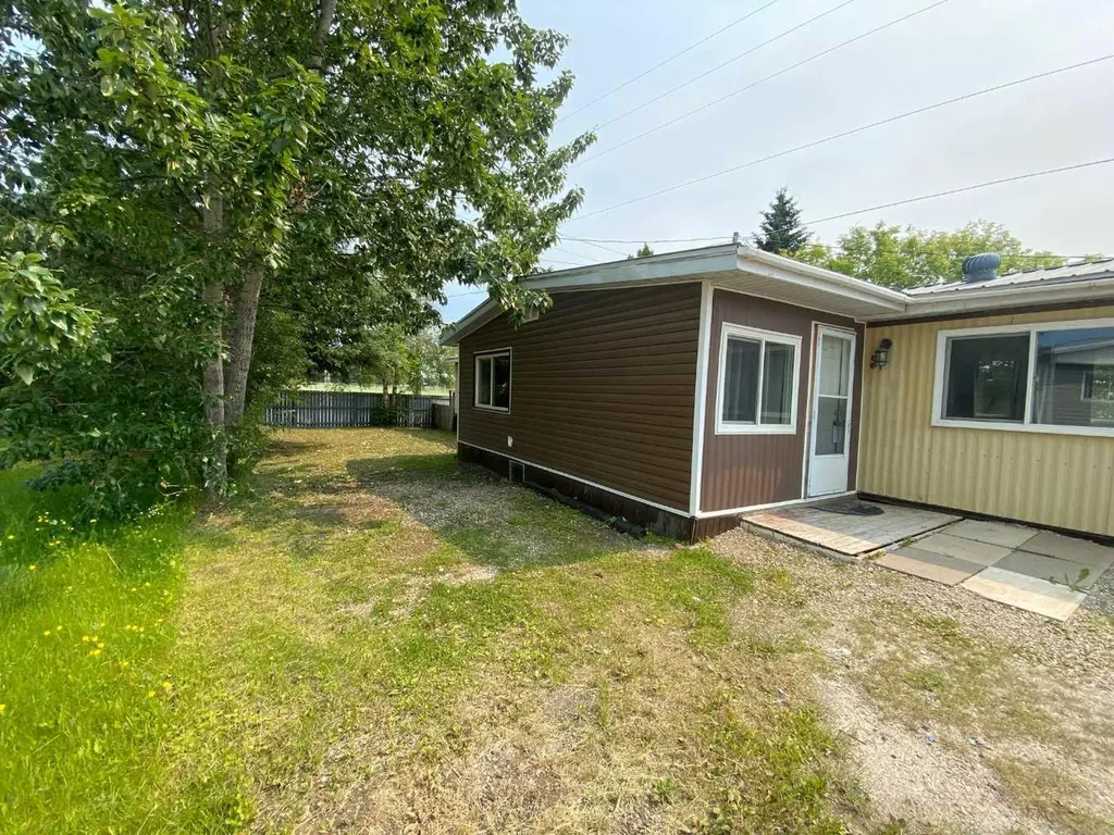 810 56 Street Edson AB T7E 1P4