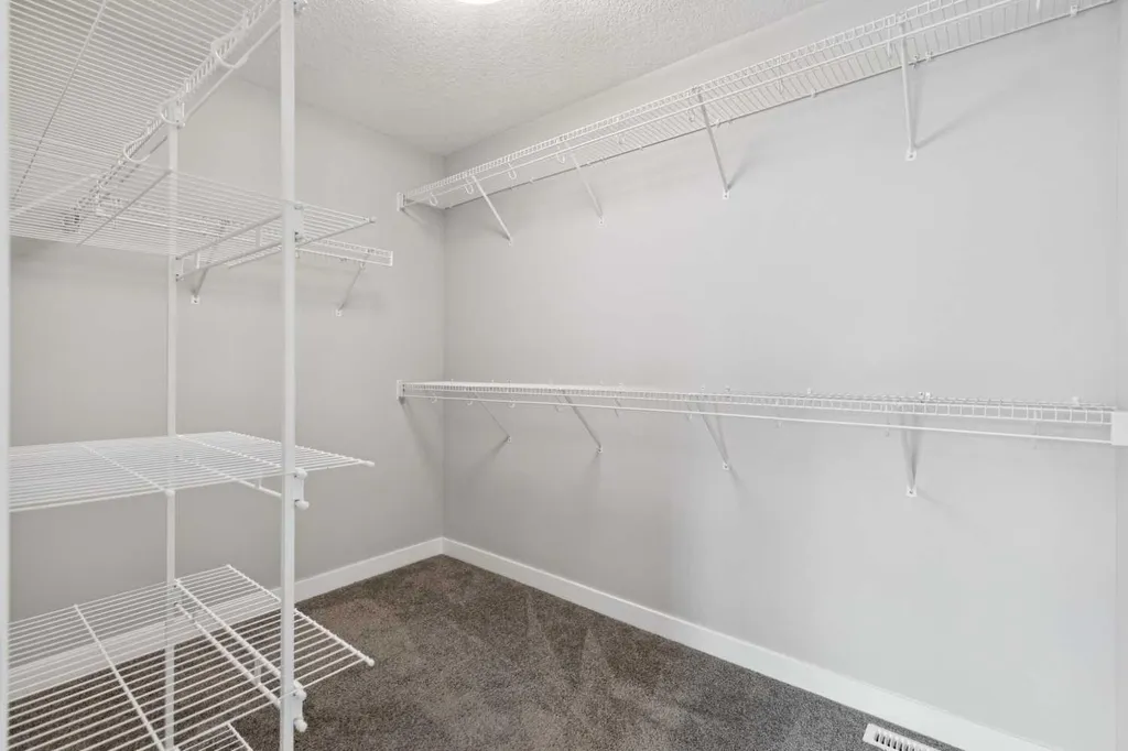 17 Crestbrook Hill SW Calgary AB T3B0C4