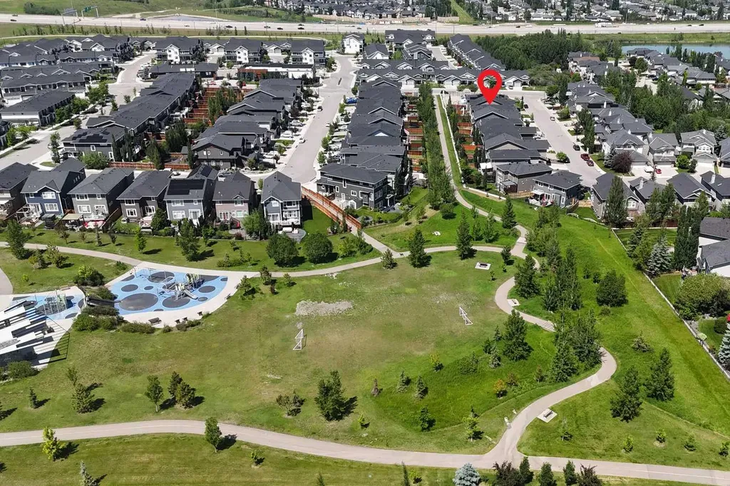 17 Crestbrook Hill SW Calgary AB T3B0C4