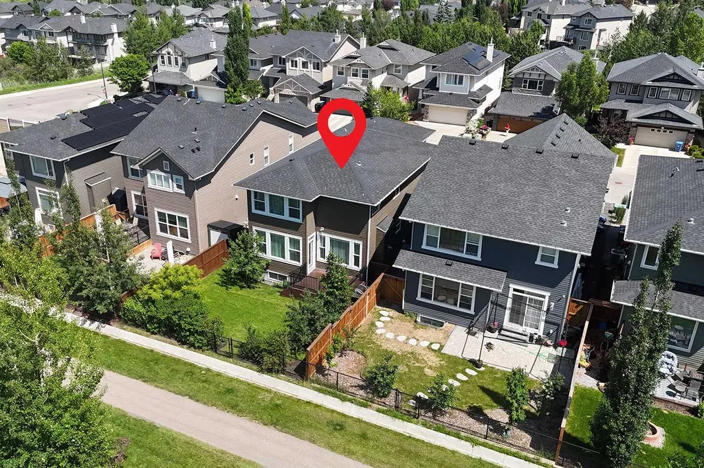 17 Crestbrook Hill SW Calgary AB T3B0C4