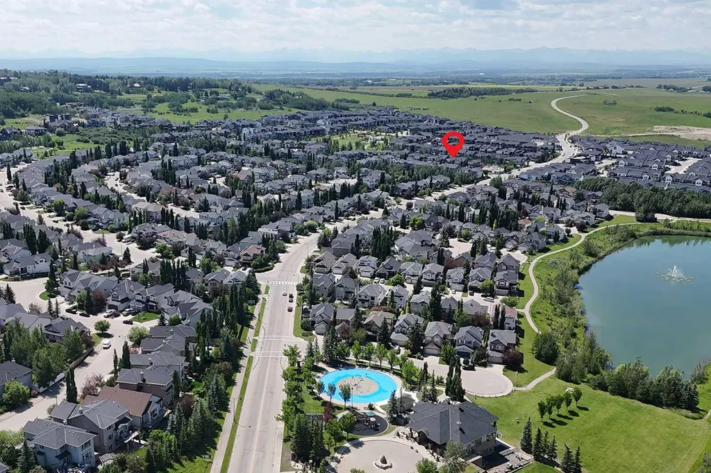 17 Crestbrook Hill SW Calgary AB T3B0C4