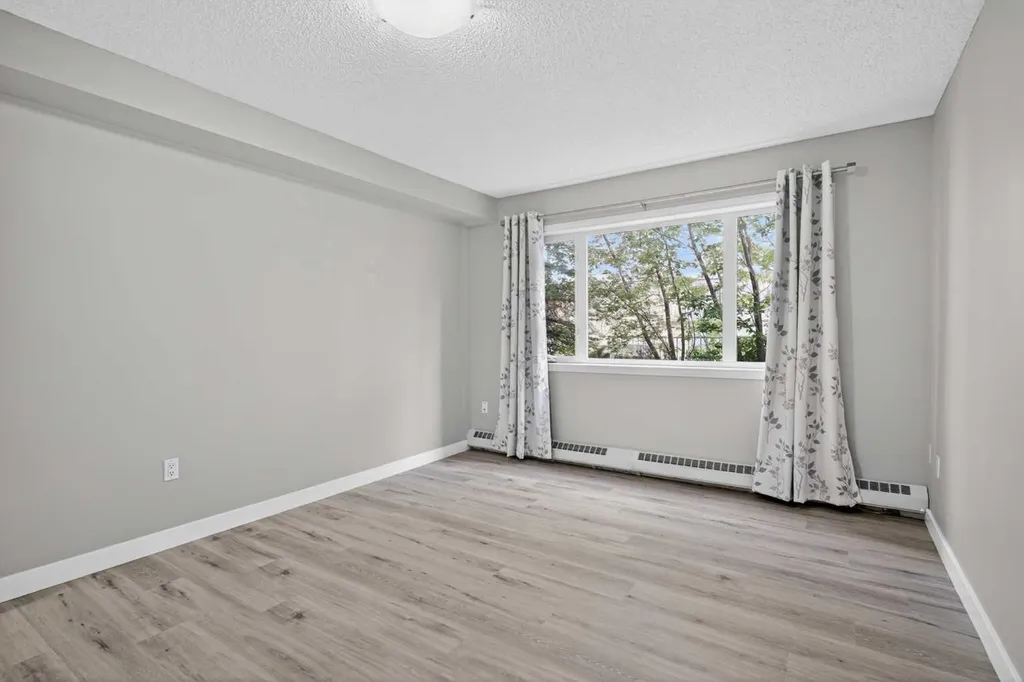 790 Kingsmere Crescent SW Calgary AB T2V 2H8