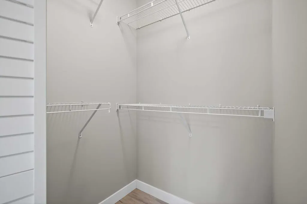 790 Kingsmere Crescent SW Calgary AB T2V 2H8