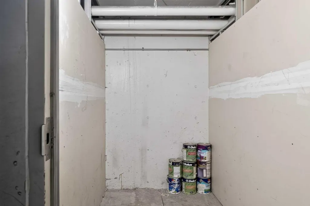 790 Kingsmere Crescent SW Calgary AB T2V 2H8