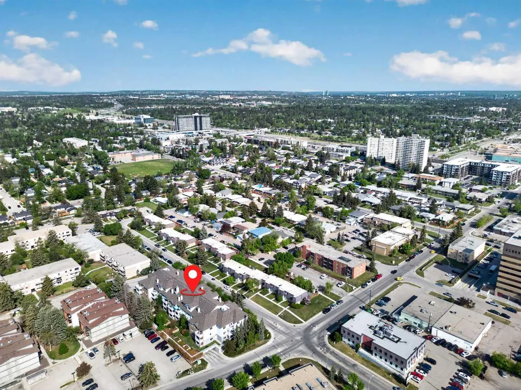 790 Kingsmere Crescent SW Calgary AB T2V 2H8