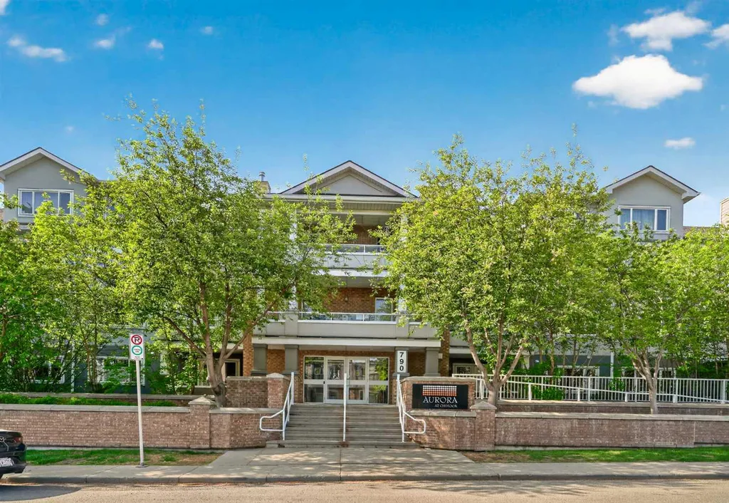 790 Kingsmere Crescent SW Calgary AB T2V 2H8