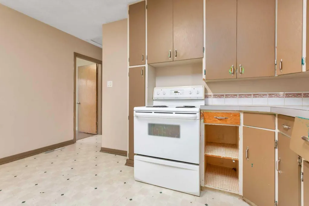 4715 48 Street Rocky Mountain House AB T4T 1C3