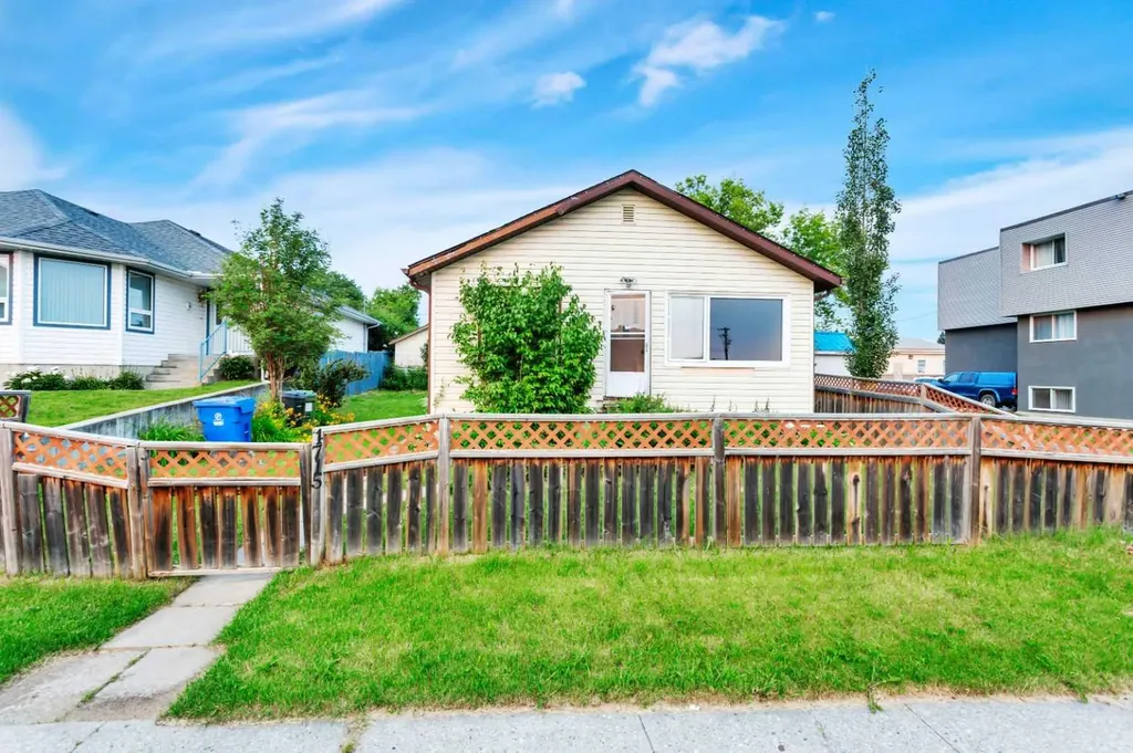 4715 48 Street Rocky Mountain House AB T4T 1C3