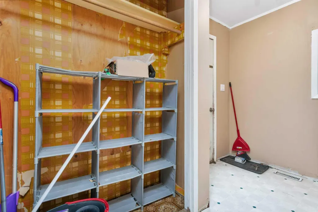 4715 48 Street Rocky Mountain House AB T4T 1C3