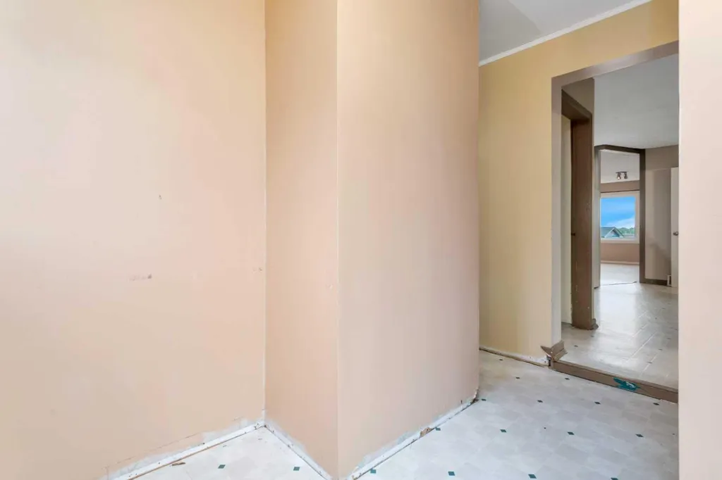 4715 48 Street Rocky Mountain House AB T4T 1C3