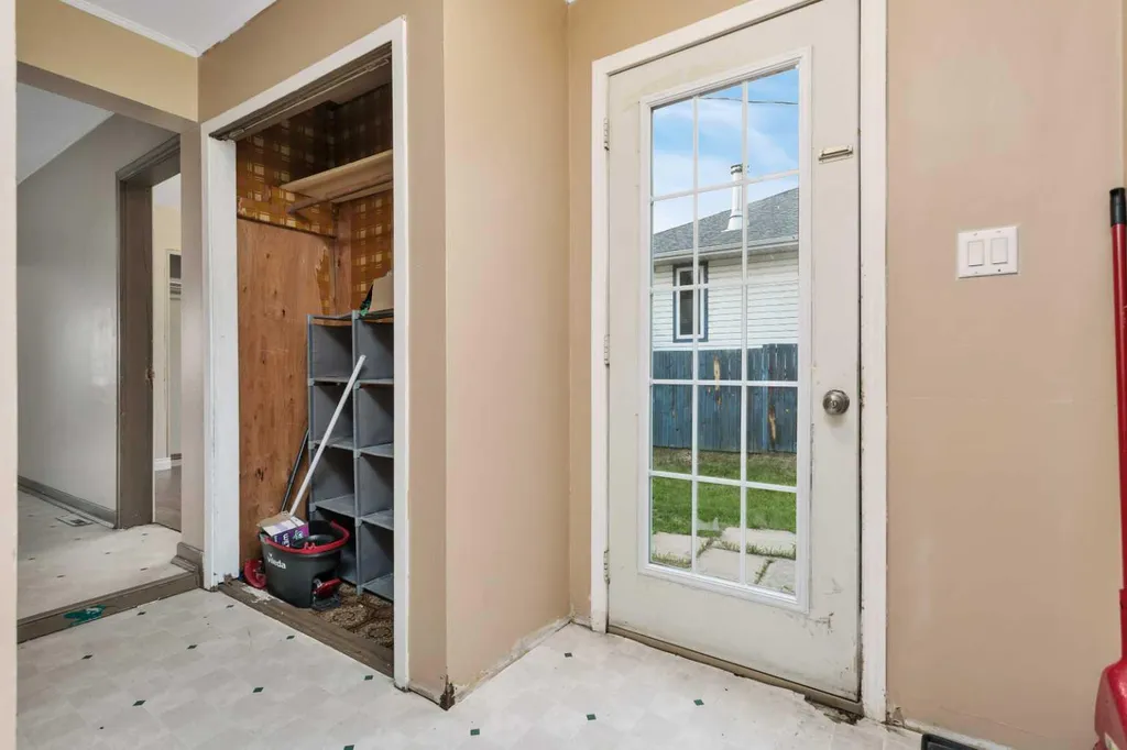 4715 48 Street Rocky Mountain House AB T4T 1C3