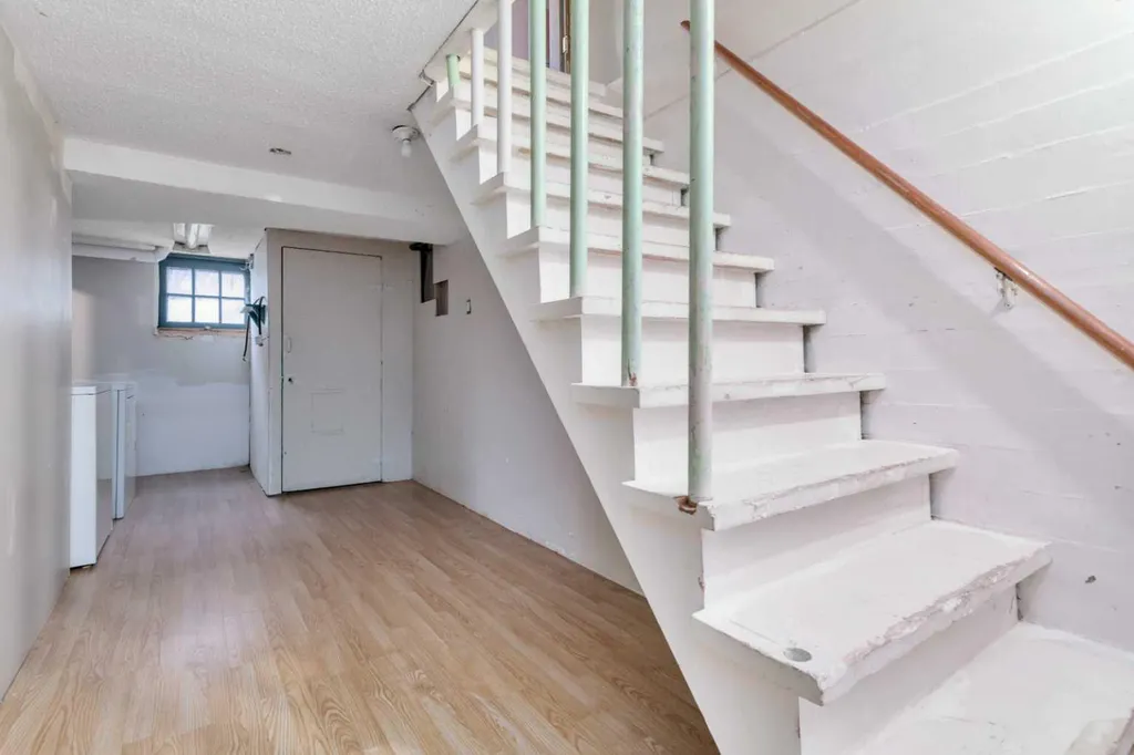 4715 48 Street Rocky Mountain House AB T4T 1C3