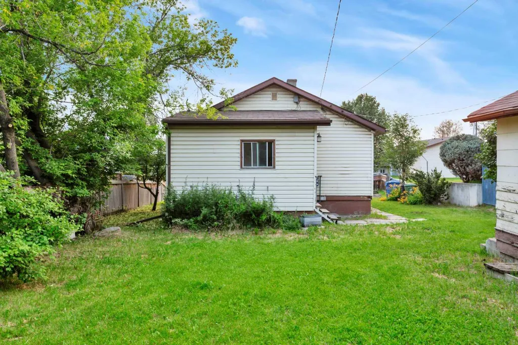 4715 48 Street Rocky Mountain House AB T4T 1C3
