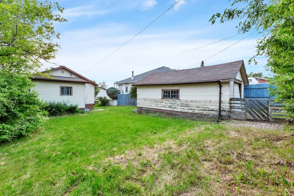 4715 48 Street Rocky Mountain House AB T4T 1C3