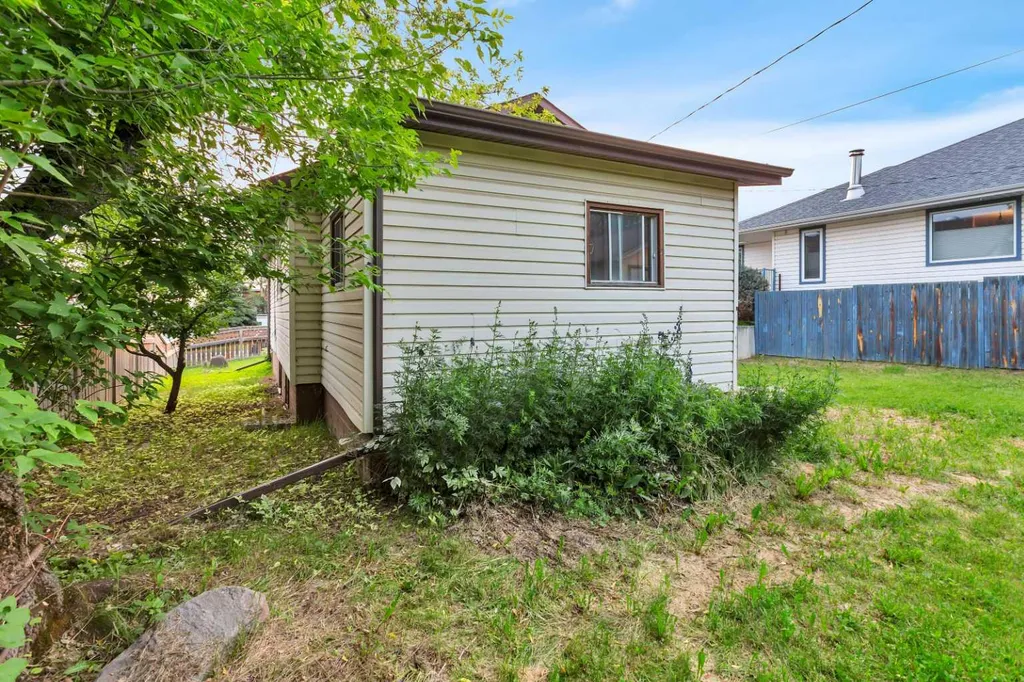 4715 48 Street Rocky Mountain House AB T4T 1C3