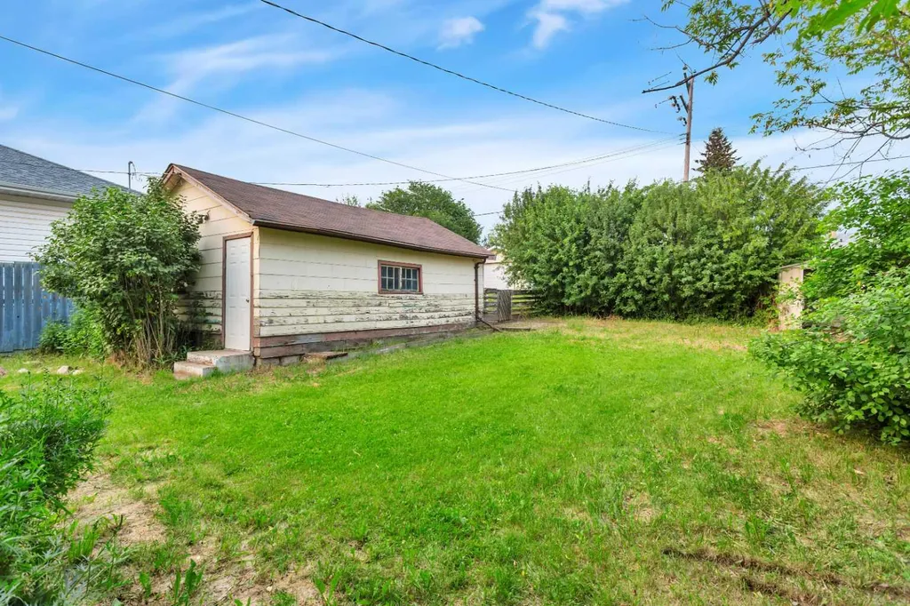 4715 48 Street Rocky Mountain House AB T4T 1C3