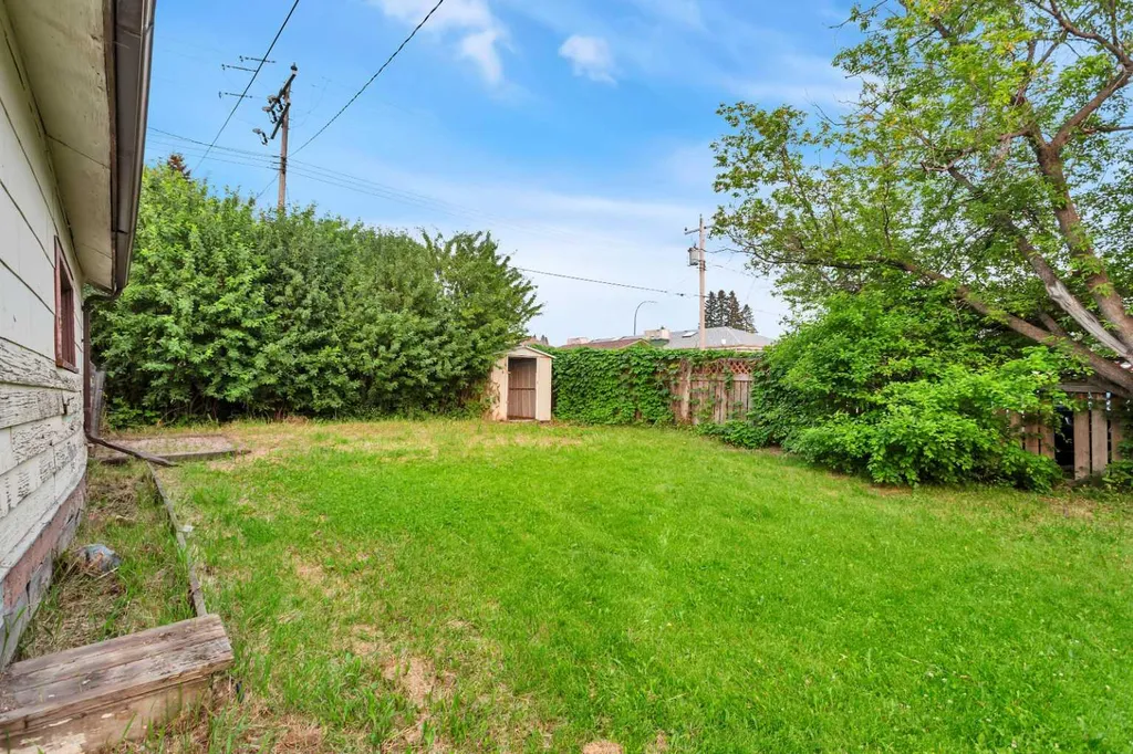 4715 48 Street Rocky Mountain House AB T4T 1C3