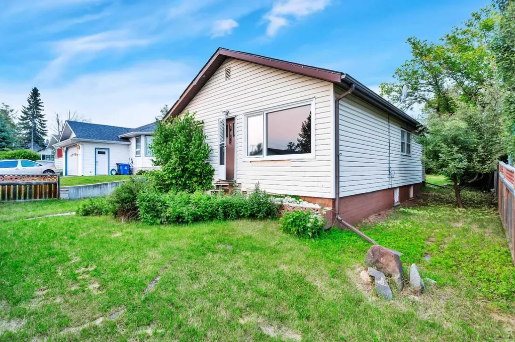 4715 48 Street Rocky Mountain House AB T4T 1C3