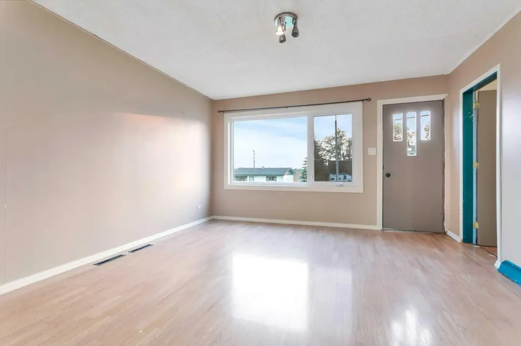 4715 48 Street Rocky Mountain House AB T4T 1C3