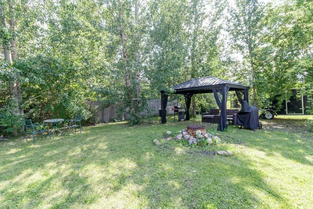 1836 21 Avenue Delburne AB T0M 0V0
