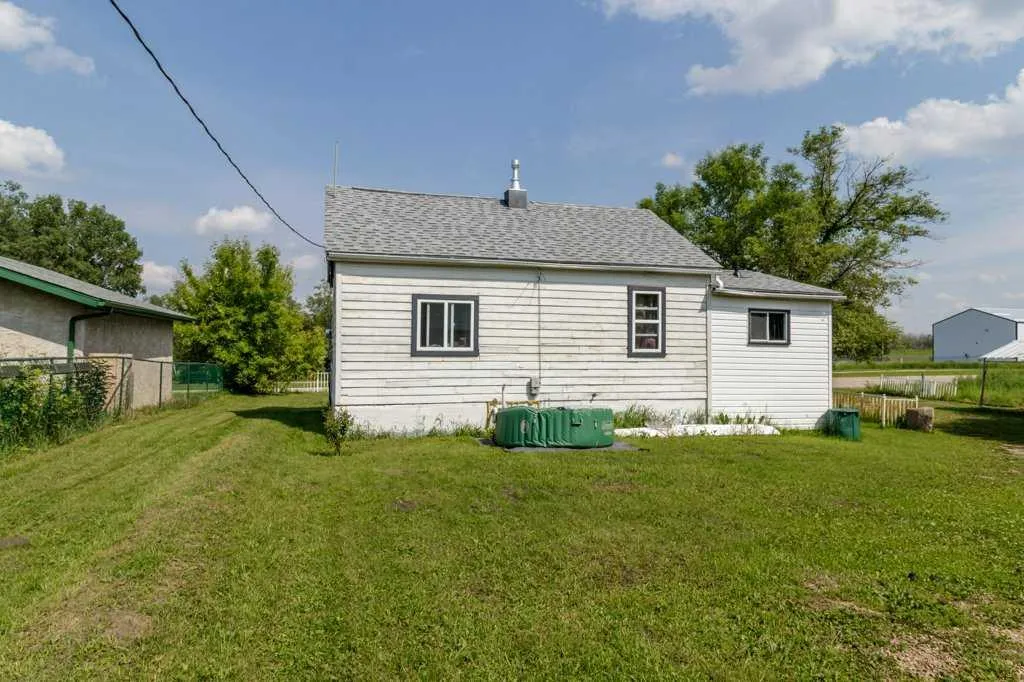 1836 21 Avenue Delburne AB T0M 0V0