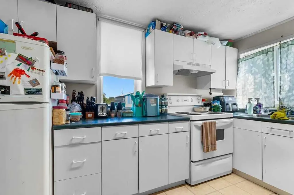 1836 21 Avenue Delburne AB T0M 0V0