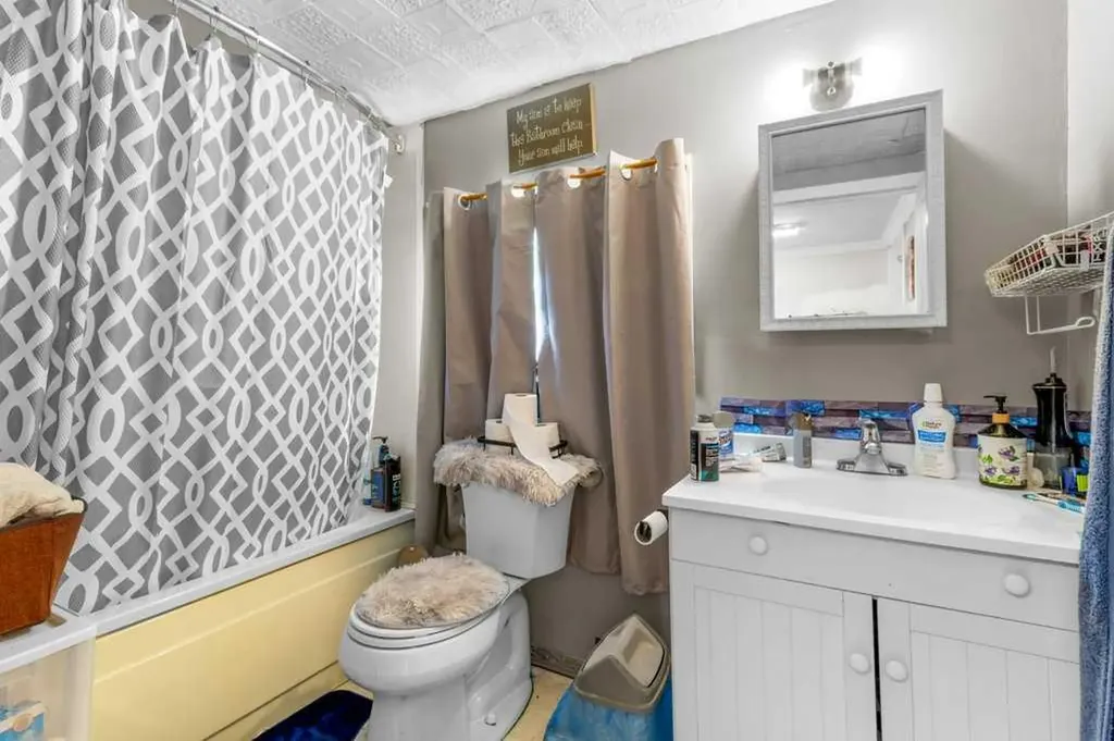 1836 21 Avenue Delburne AB T0M 0V0
