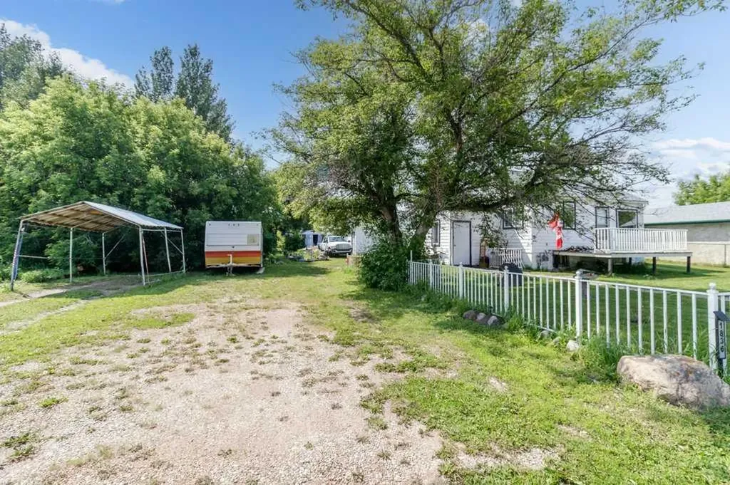 1836 21 Avenue Delburne AB T0M 0V0