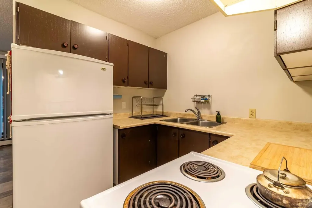 3440 23rd Avenue South Lethbridge AB T1K 4K4