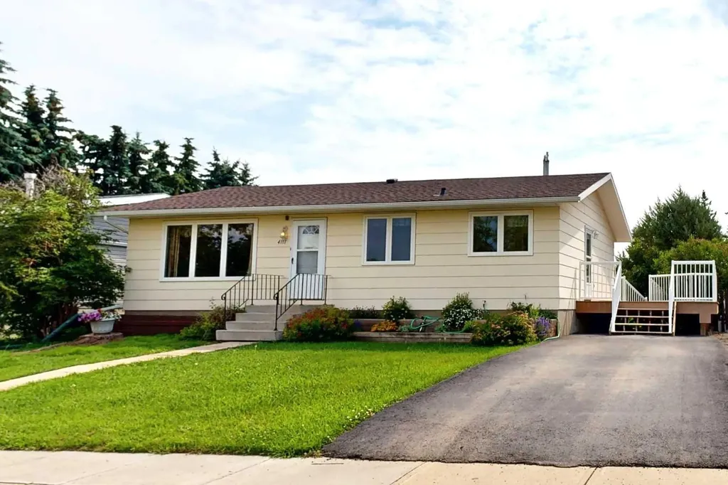 4111 61 Street Stettler AB T4K1H1