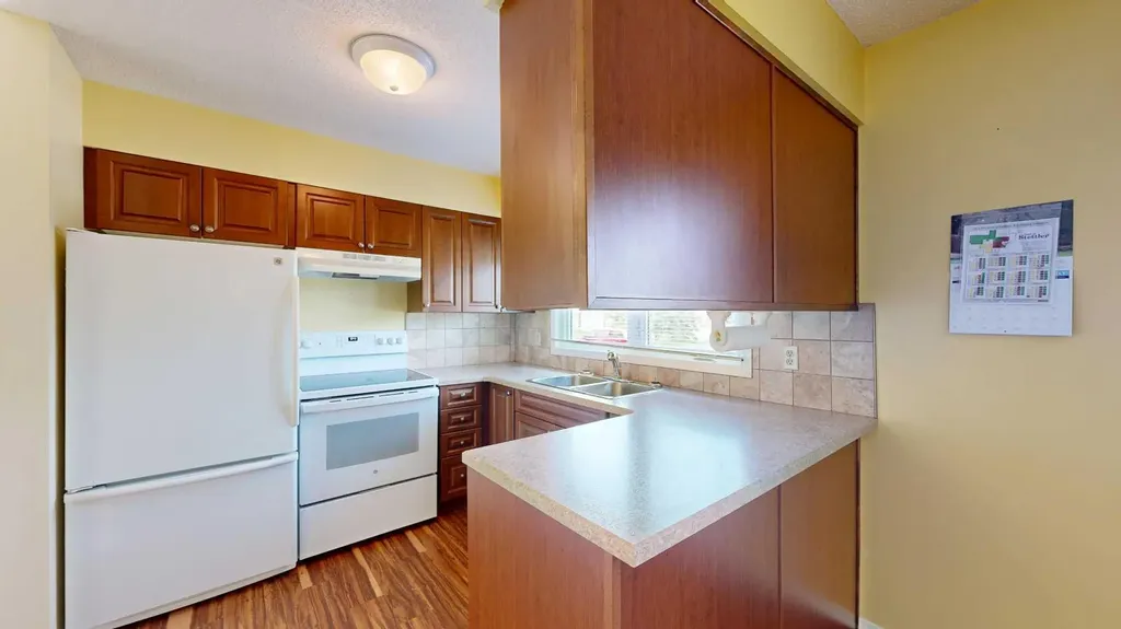 4111 61 Street Stettler AB T4K1H1