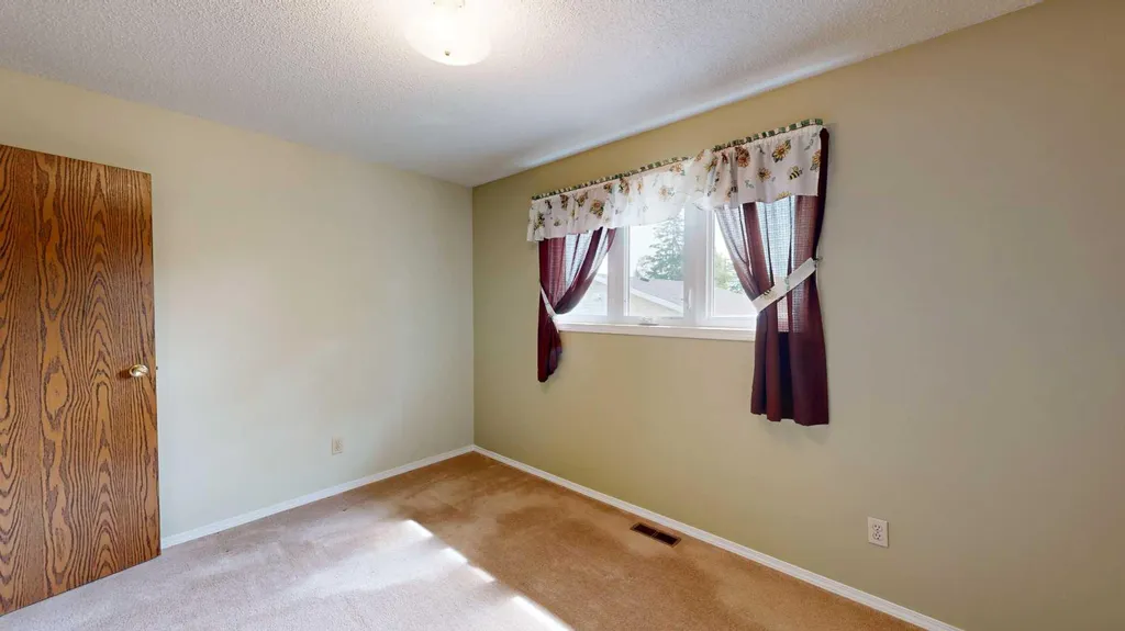 4111 61 Street Stettler AB T4K1H1