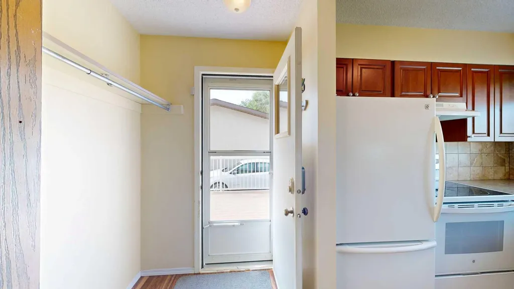 4111 61 Street Stettler AB T4K1H1