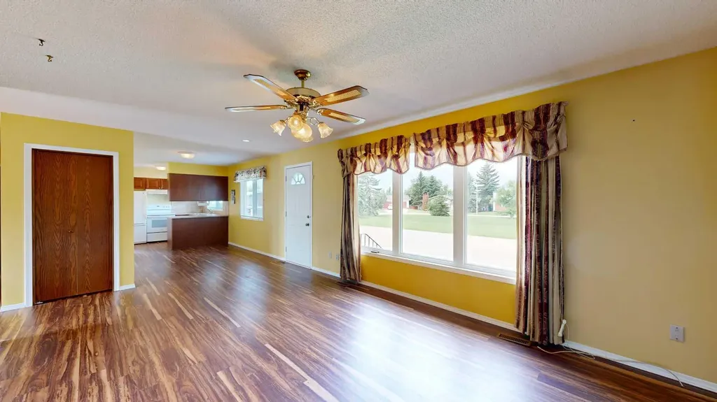 4111 61 Street Stettler AB T4K1H1