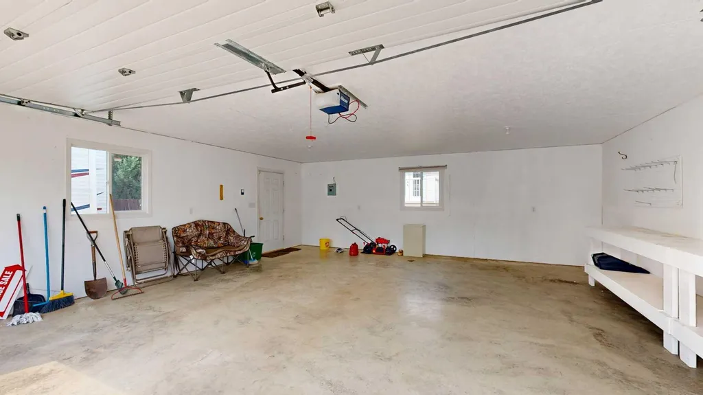 4111 61 Street Stettler AB T4K1H1