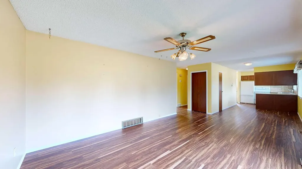 4111 61 Street Stettler AB T4K1H1