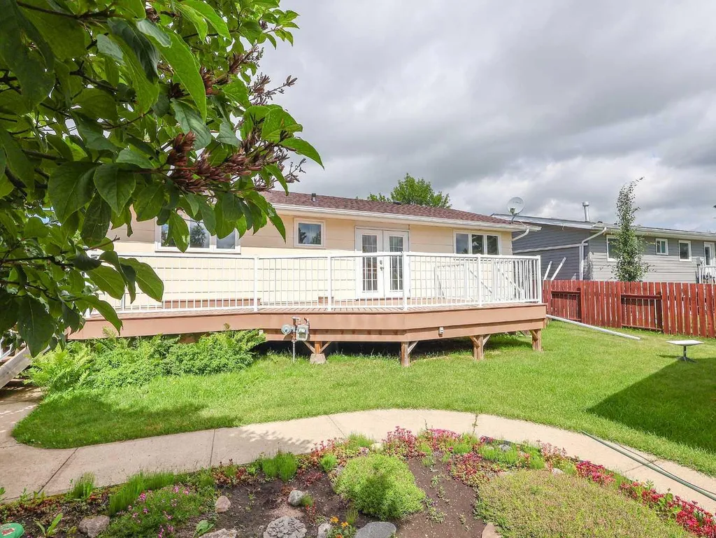 4111 61 Street Stettler AB T4K1H1