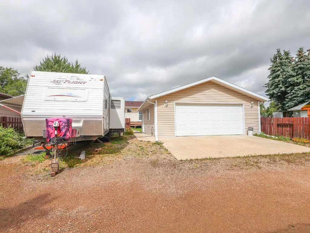 4111 61 Street Stettler AB T4K1H1